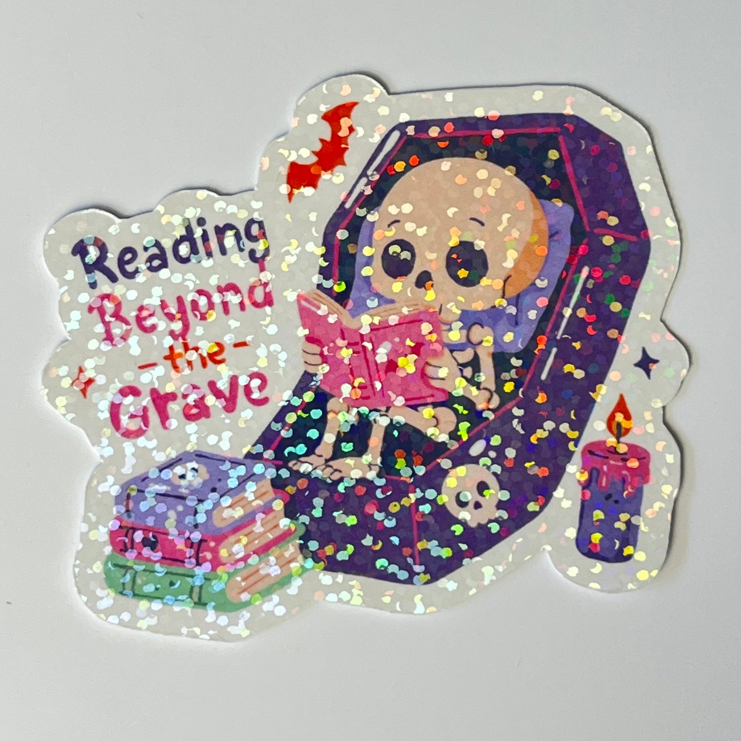 Naklejka Odklejka z serii SPOOKY DELULU - READING BEYOND THE GRAVE