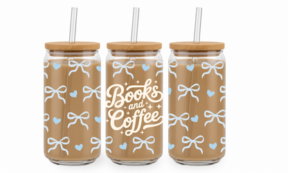 BOOKS AND COFFEE BLUE - KUBEK SZKLANY ZE SŁOMKĄ I POKRYWKĄ